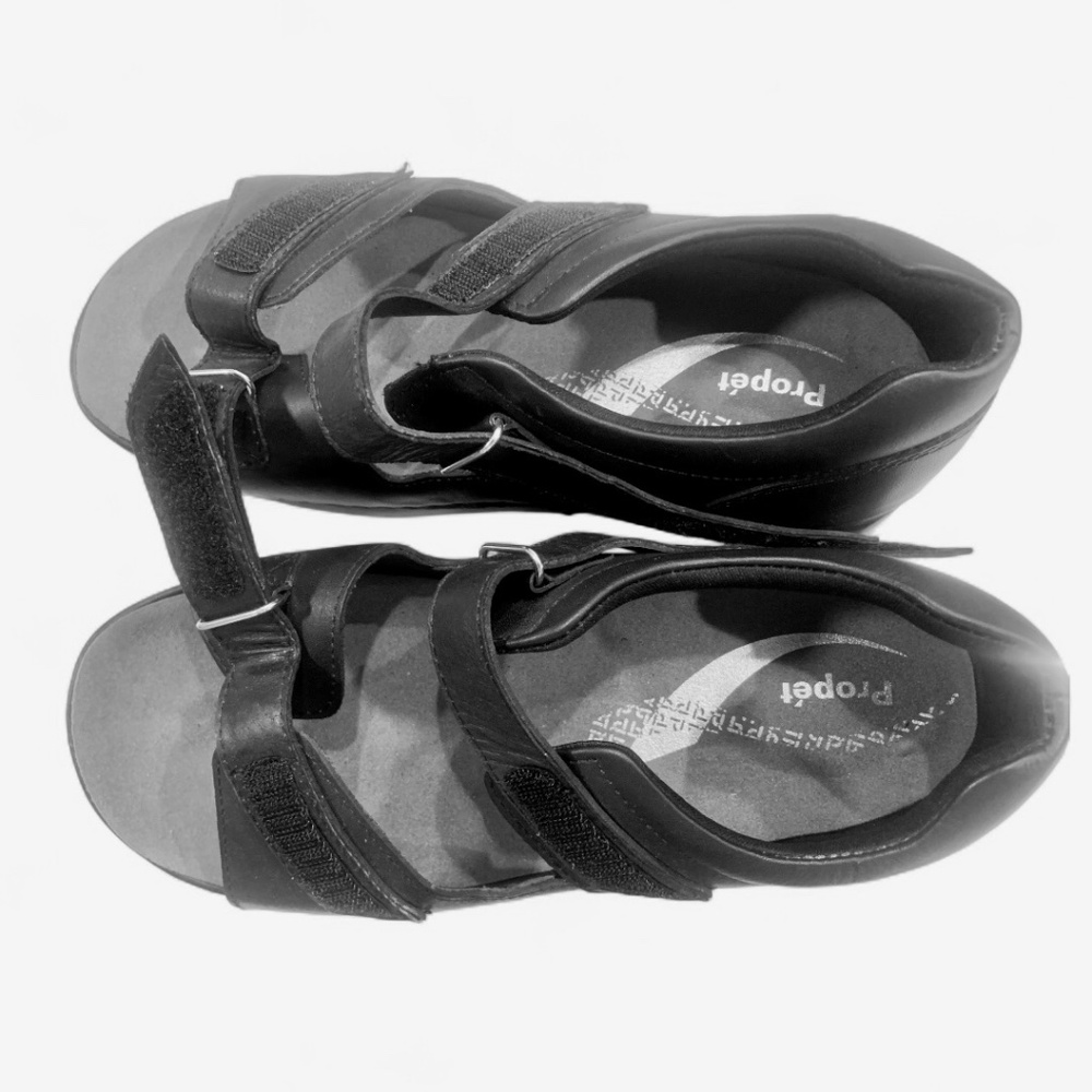 Propet Black Leather Velcro closure sandals
Size7
